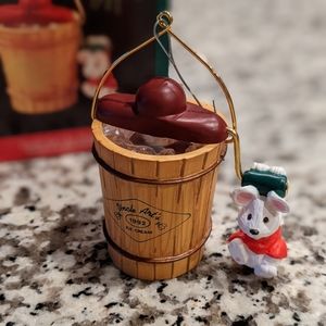 Hallmark ornament Uncle Art's Ice Cream